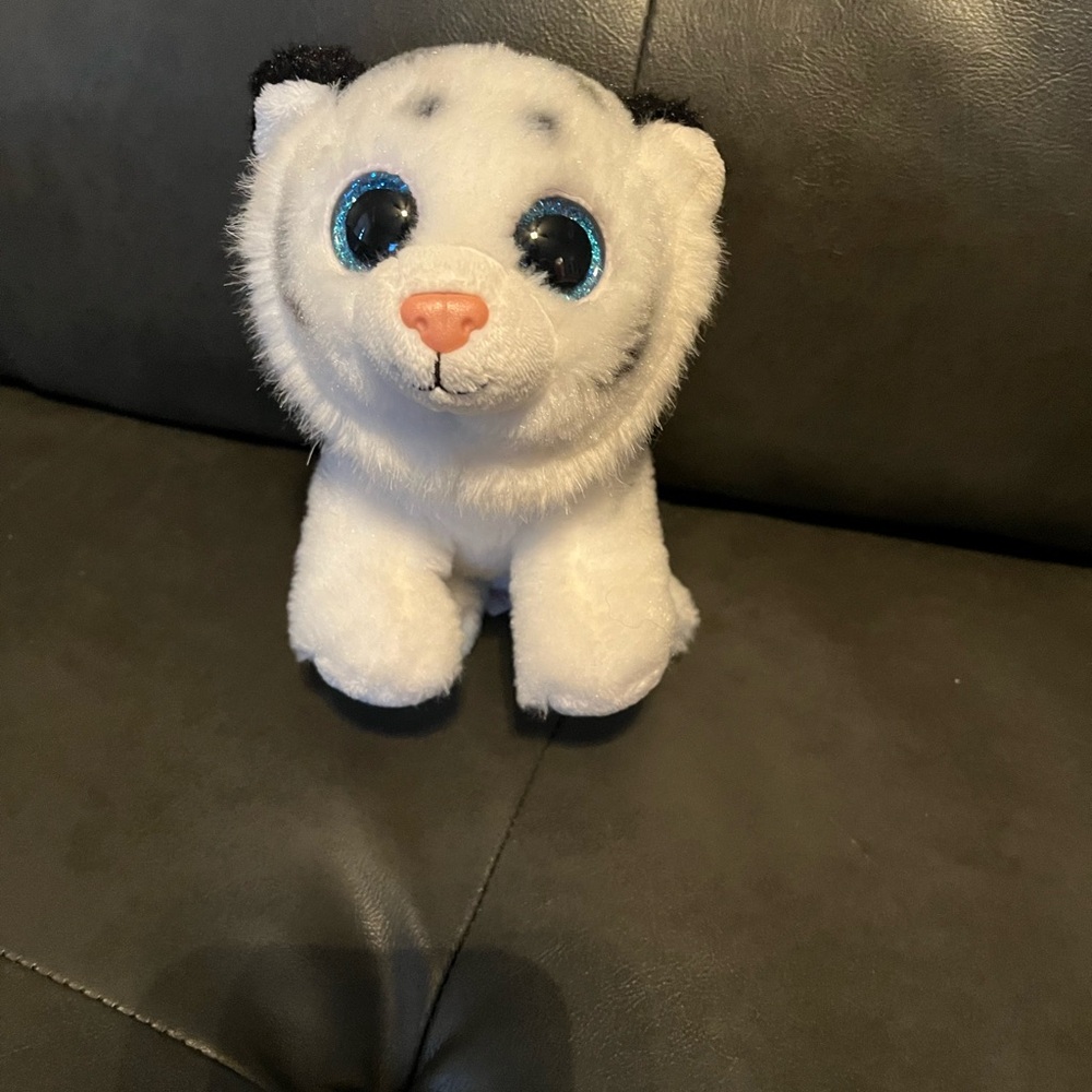 Tundra arctic fox beanie boo
